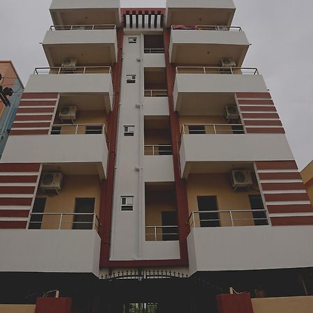 Oyo 17276 The Maple Tree Hotels Bhubaneswar Exteriör bild