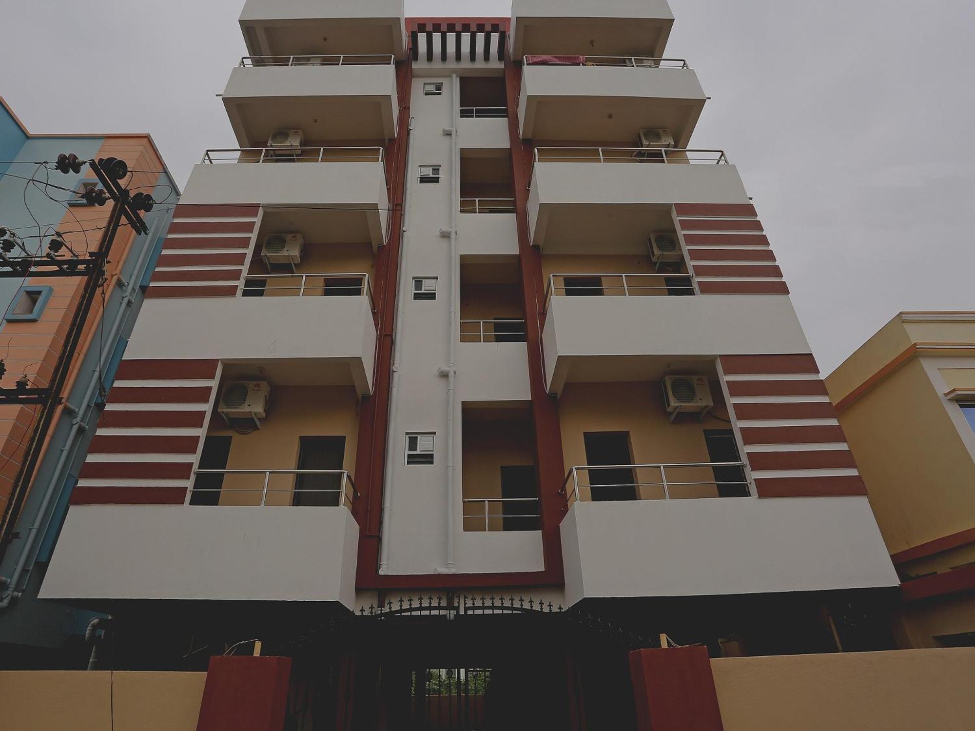 Oyo 17276 The Maple Tree Hotels Bhubaneswar Exteriör bild