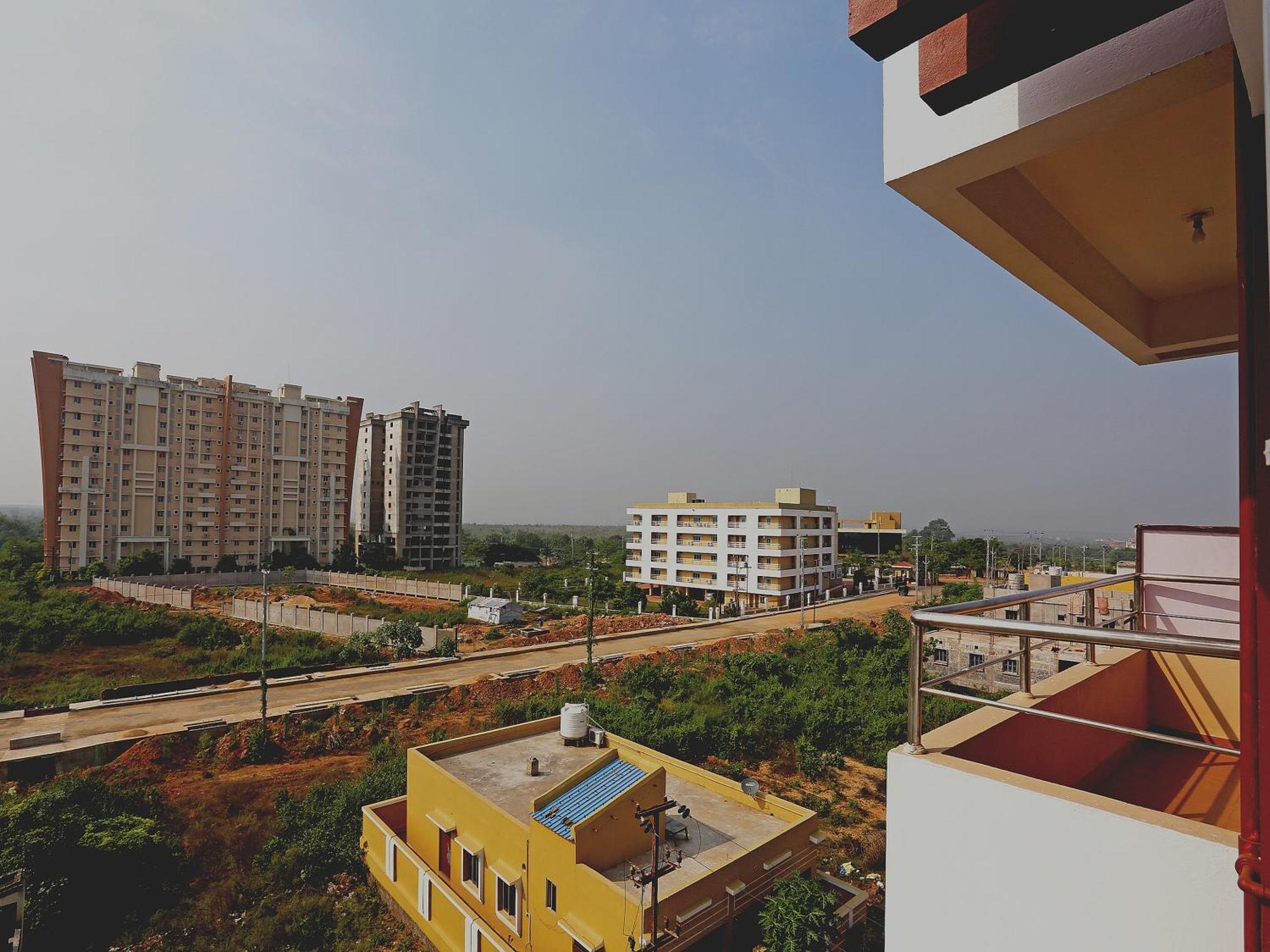 Oyo 17276 The Maple Tree Hotels Bhubaneswar Exteriör bild