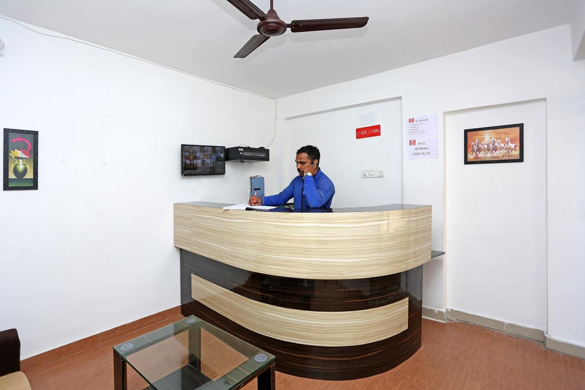 Oyo 17276 The Maple Tree Hotels Bhubaneswar Exteriör bild