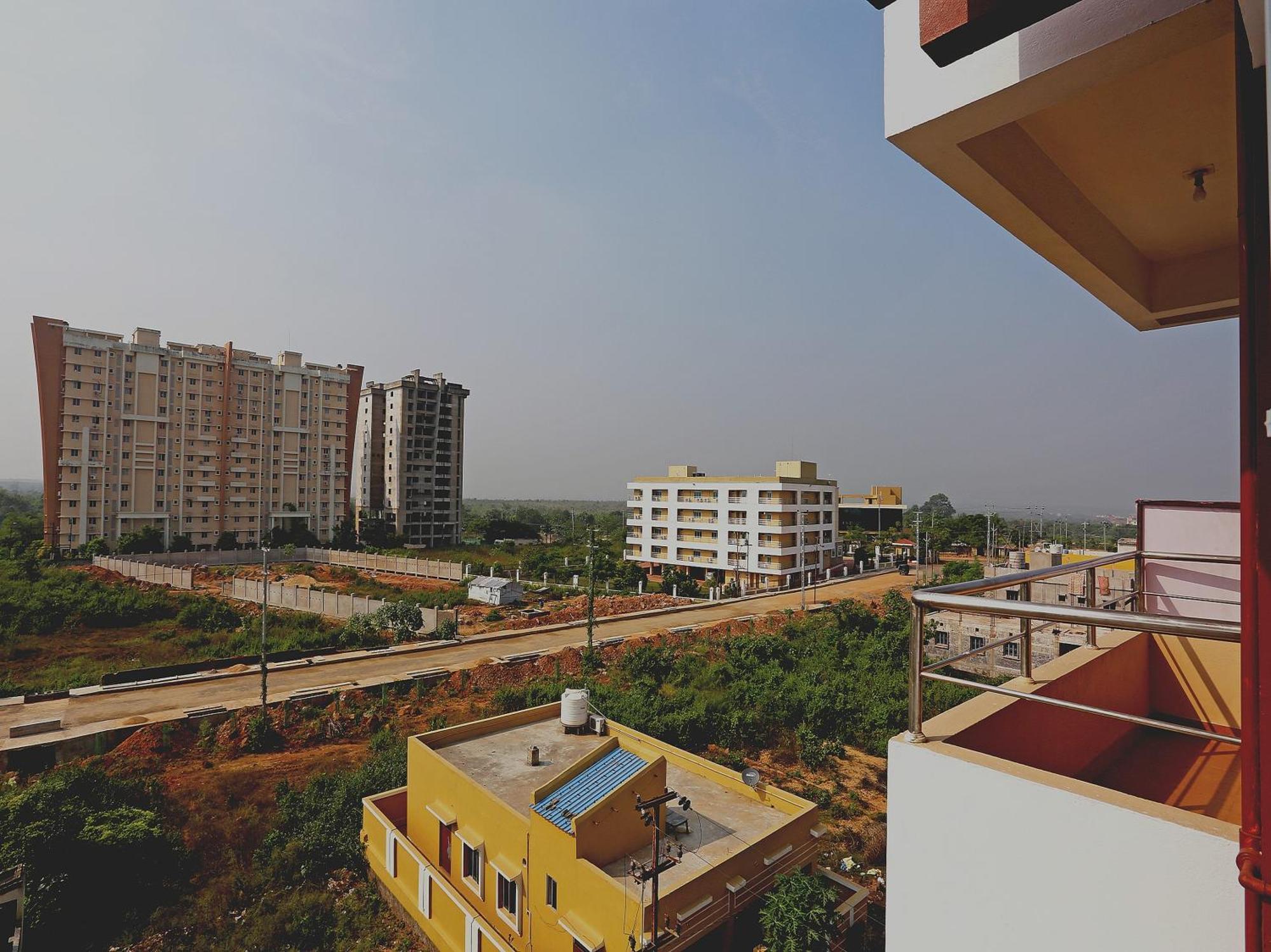 Oyo 17276 The Maple Tree Hotels Bhubaneswar Exteriör bild